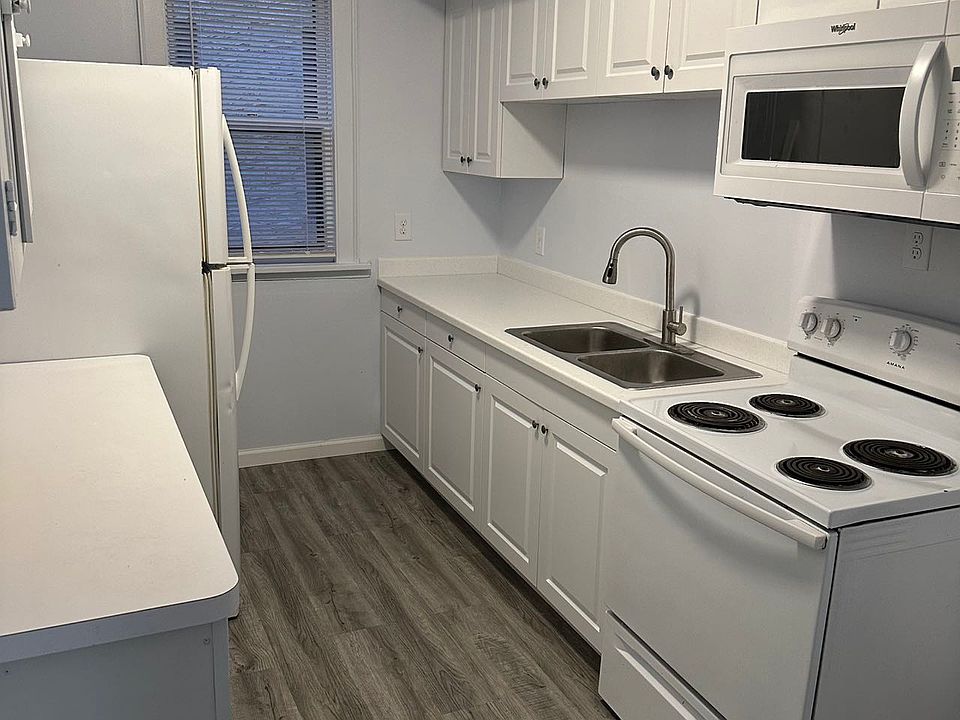 1st image of 903 Sheridan Ave N #1