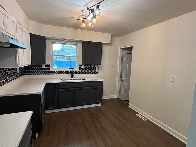 4330 W 13th Ave — Photo 2