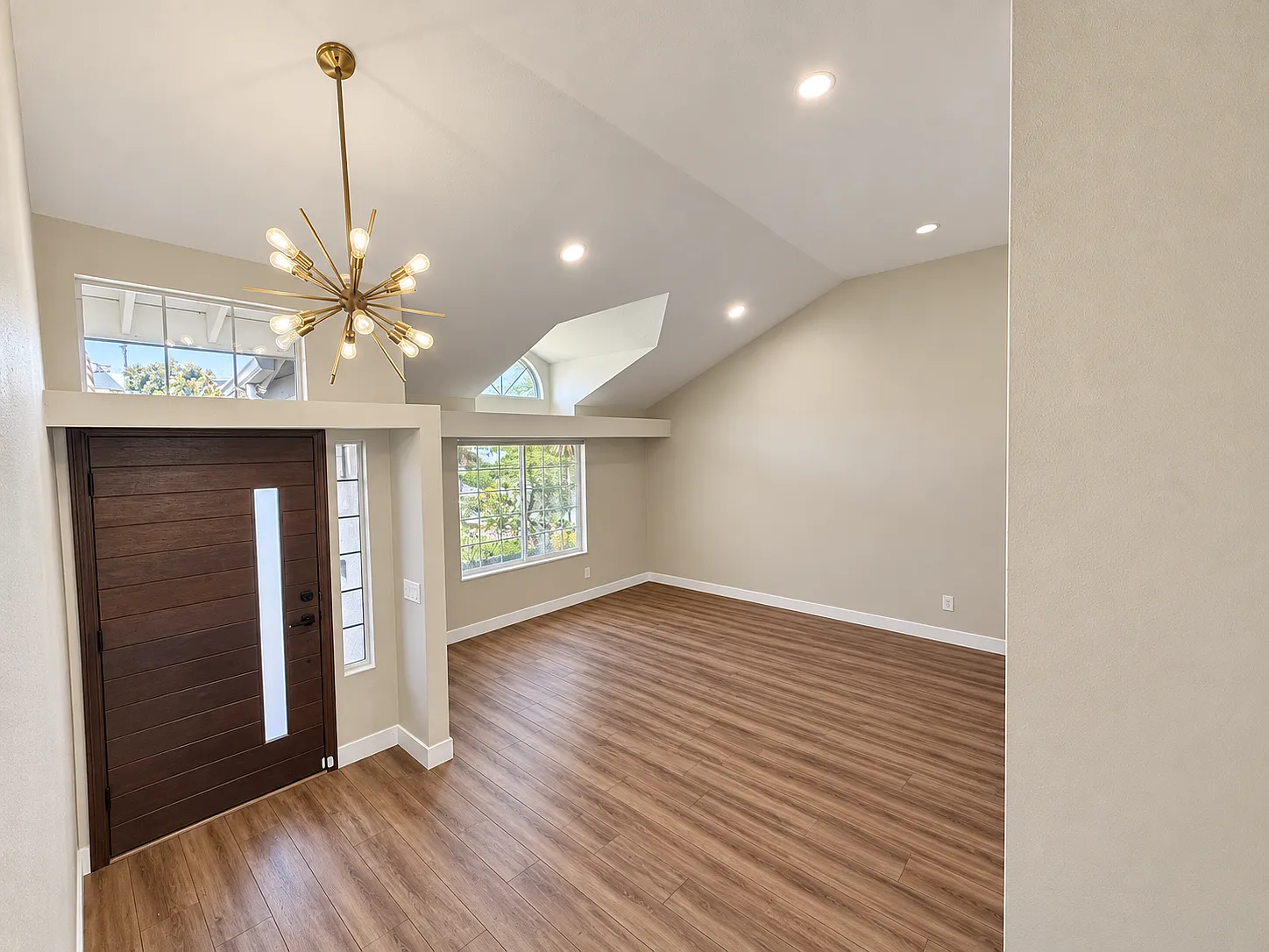 4 bed, 1855 sqft, $4,900 — Photo 3
