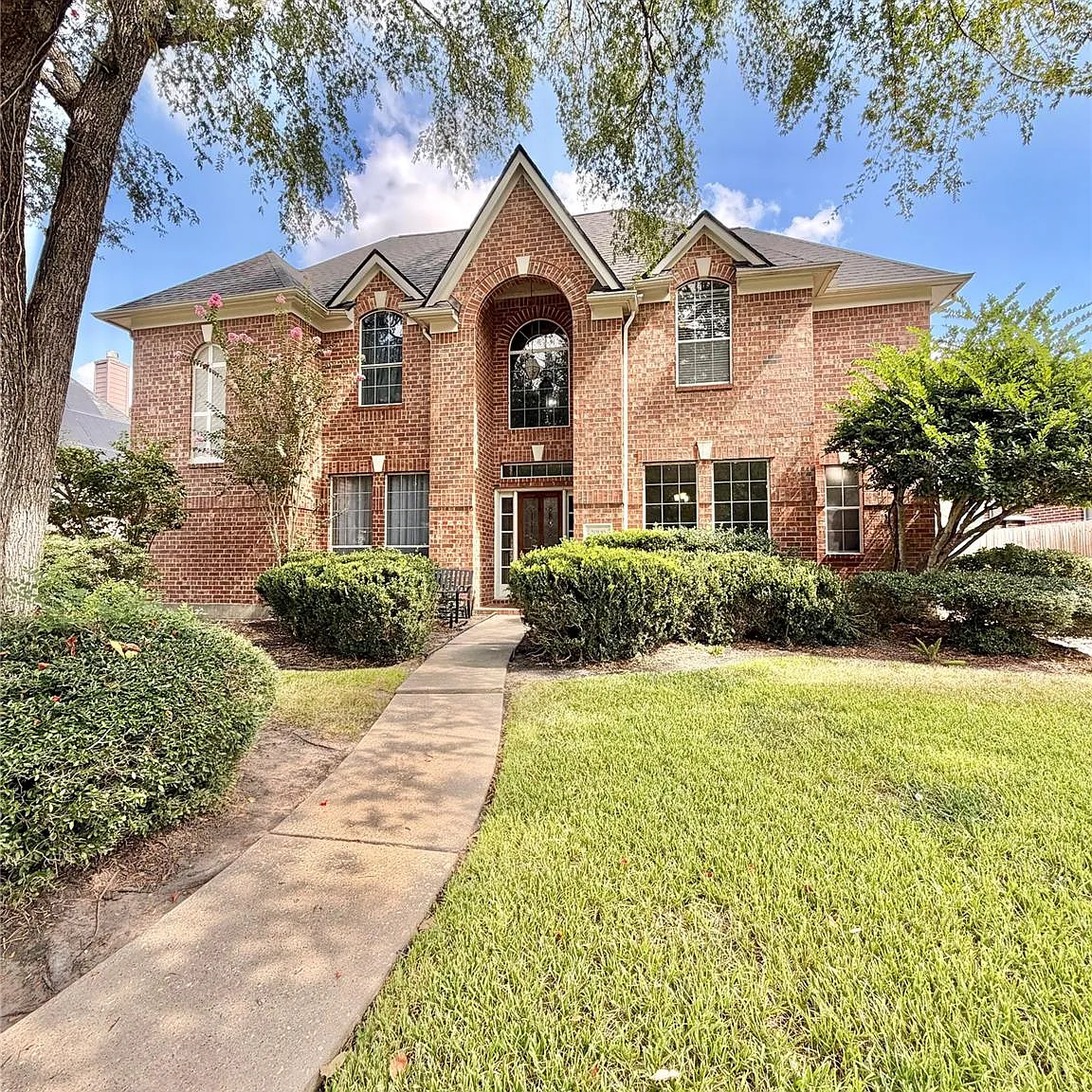 4 bed, 3.5 bath, 2696 sqft, $2,995 — Photo 4