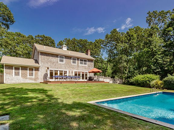 4th image of 6 Lauras Ln