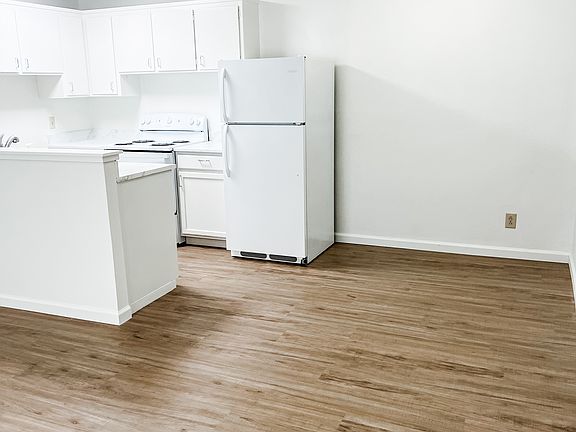 4th image of 1351 Arcadian Ave APT A