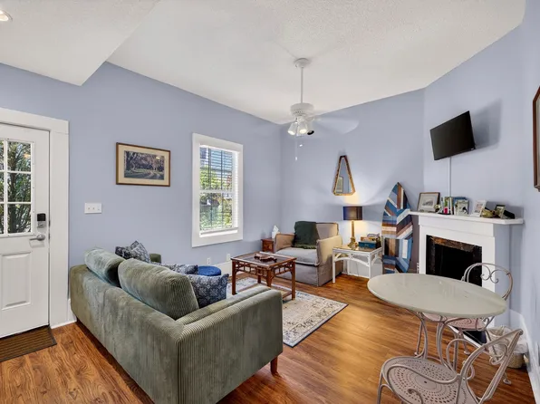 534 E Gordon Ln, Savannah, GA 31401