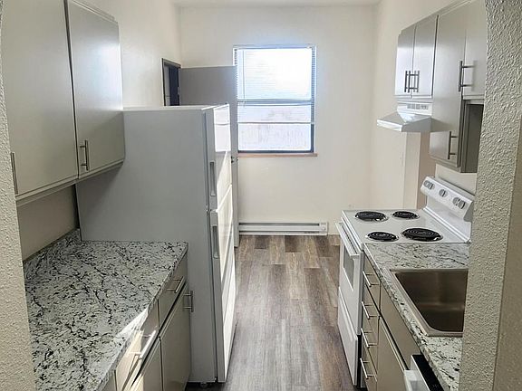 5th image of 611 Lind Ave #203