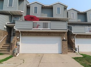 2286 27th Ave S, Grand Forks, ND 58201