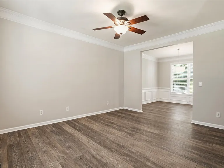 1152 Willoughby Ln — Photo 8