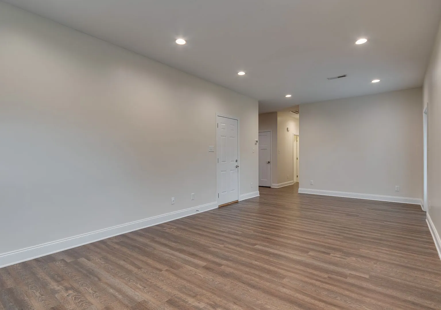 2 BR 2 Bath Condo with Garage — Photo 4