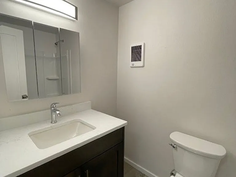147 C Street — Photo 8