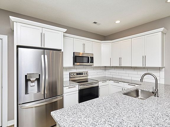 4th image of 2339 SE Sydney Ln