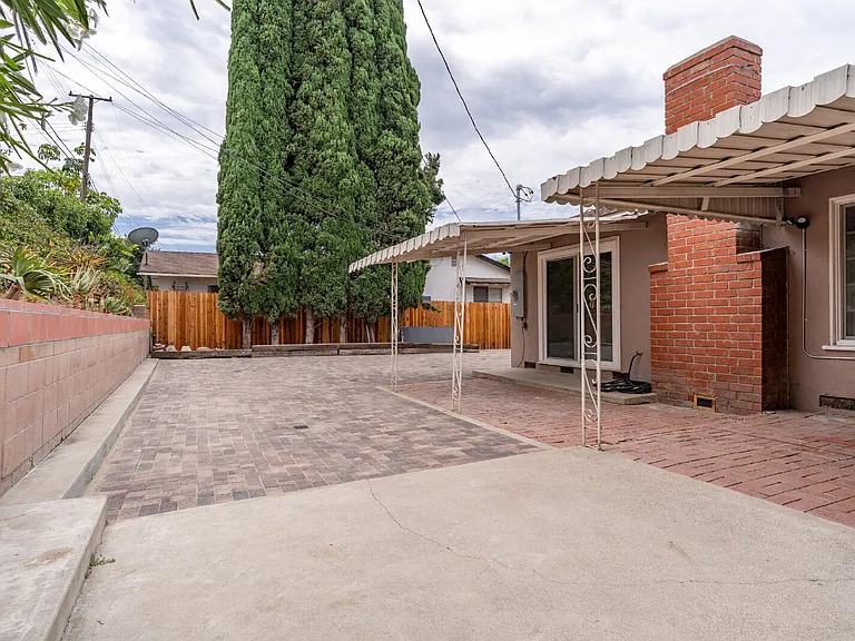 11518 Toerge Dr — Photo 25