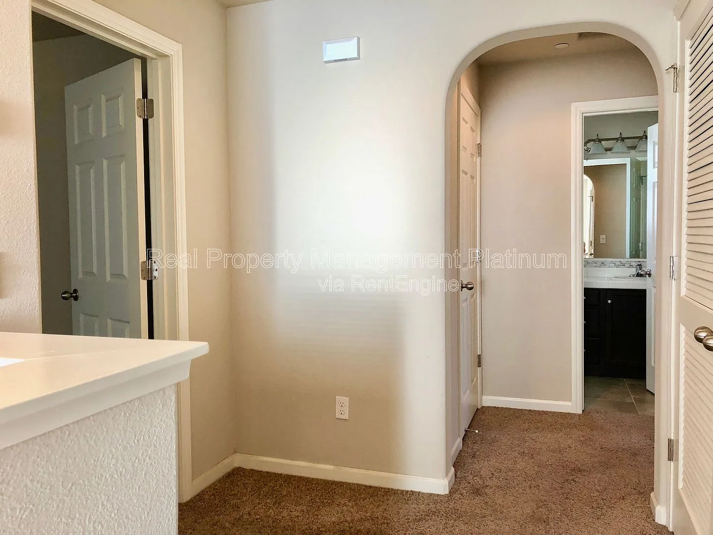 3 bed, 2.5 bath, 1423 sqft, $2,195 — Photo 3