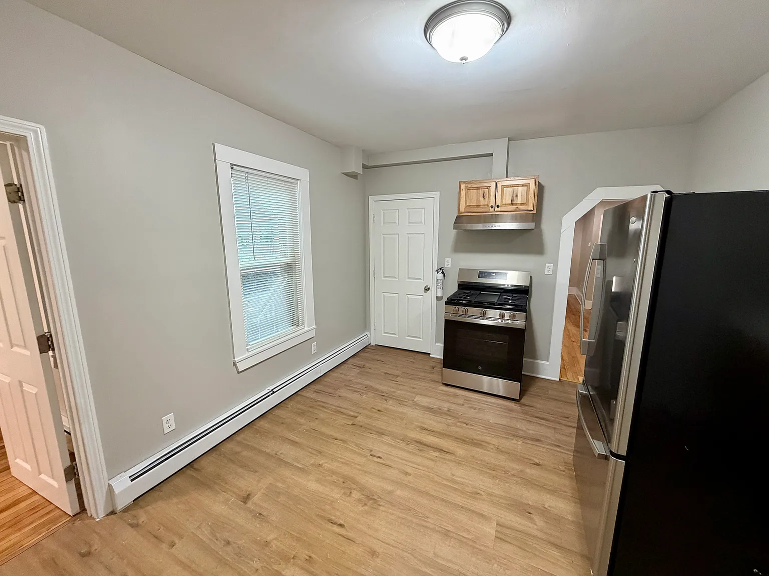 2 bed, 990 sqft, $2,300 — Photo 4