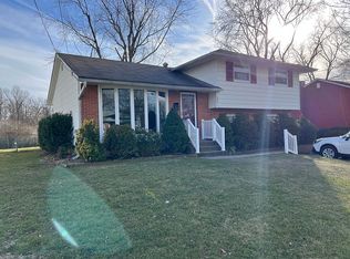 255 Hollyoke Rd, Somerdale, NJ 08083