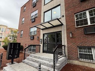 134 Sherman St #7, Cambridge, MA 02140