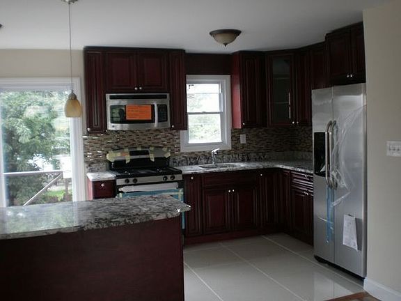 4th image of 22501 Linden Blvd
