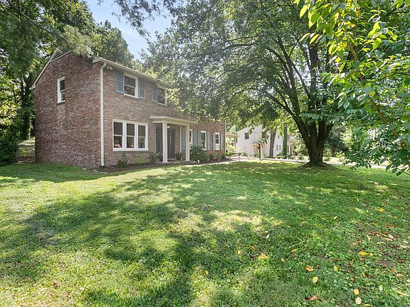 2nd image of 4828 Briarwood Dr