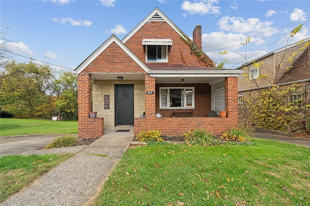 814 Saint Clair Ave photo 1