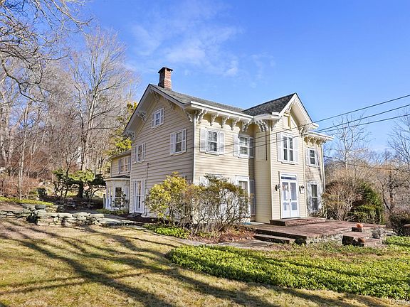 2nd image of 335 Roaring Brook Road