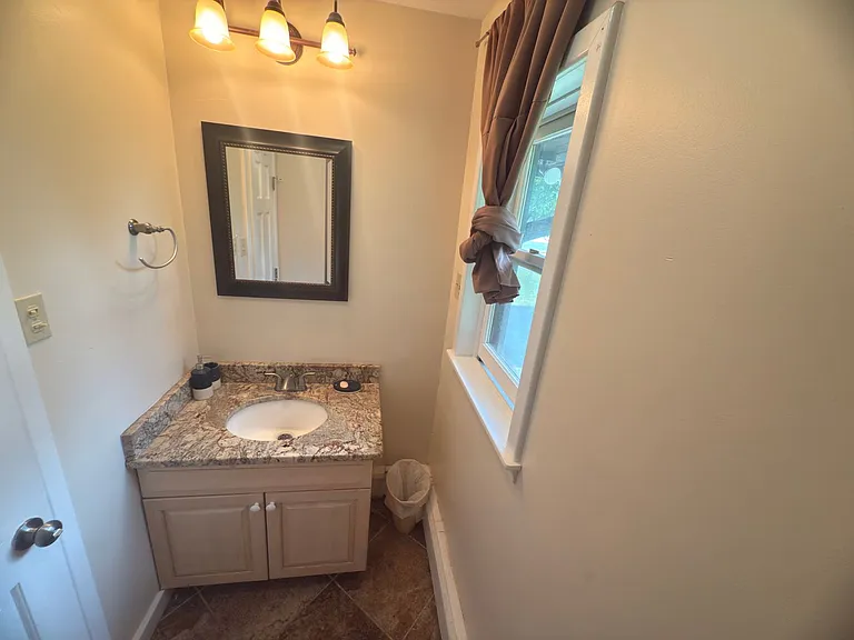 2158 Rankin Rd — Photo 12