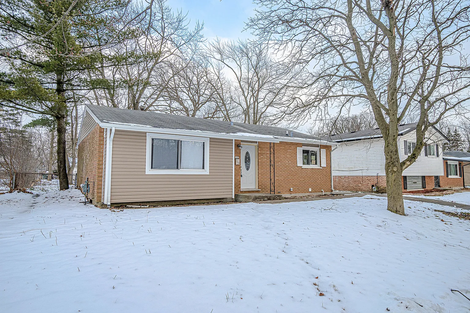 709 Blackhawk Dr photo 1