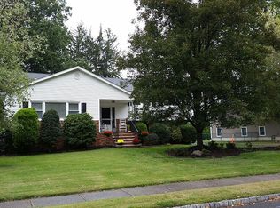 20 Donna Dr, Fairfield, NJ 07004