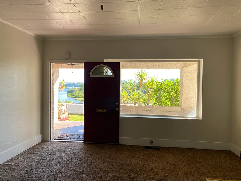 945 Rio St — Photo 12