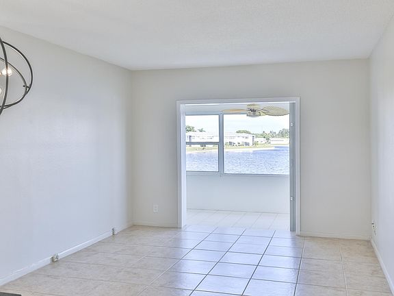 3rd image of 1116 Lake Ter #207-G