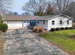 W9564 Gusta Ln, Cambridge, WI 53523