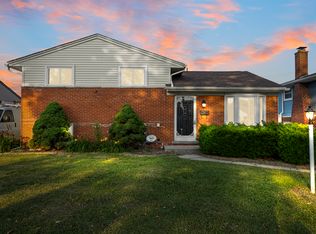 9651 Blaty St, Taylor, MI 48180