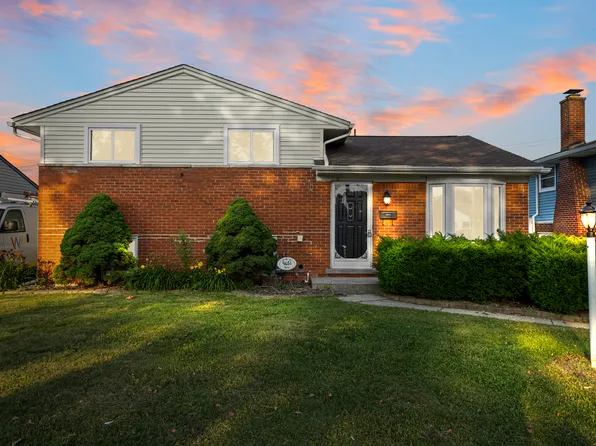 9651 Blaty St, Taylor, MI 48180