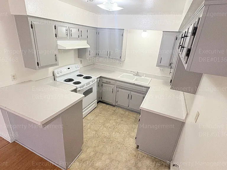 2425 Westholme Blvd — Photo 33