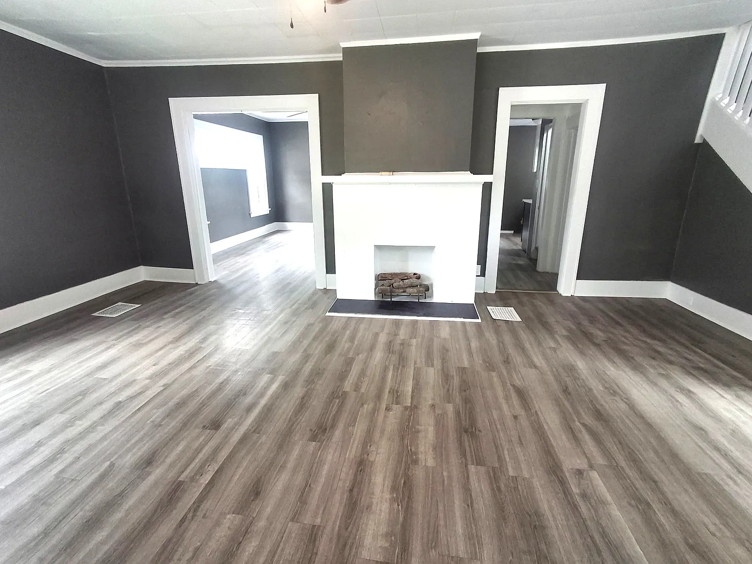 3 bed, 1.5 bath, 1560 sqft, $1,250 — Photo 3