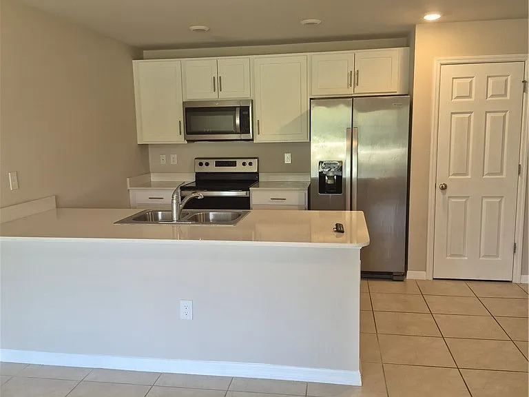 8002 Vega Ct — Photo 3