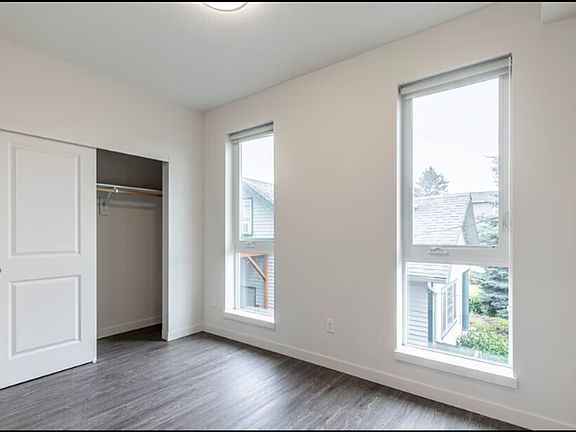 4th image of 8130 SE Woodward St #207