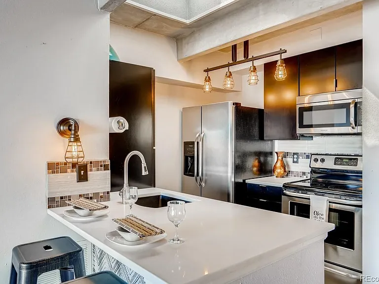 1433 N Williams St #Penthouse 5 — Photo 6