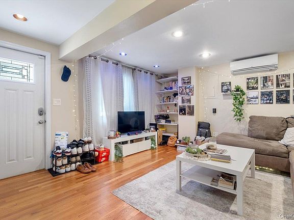 4th image of 85 Bleloch Avenue