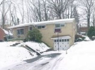 4561 Gates Dr, Homestead, PA