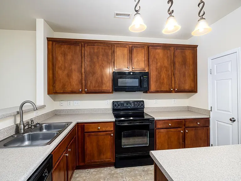 1619 Snowmass Way — Photo 6