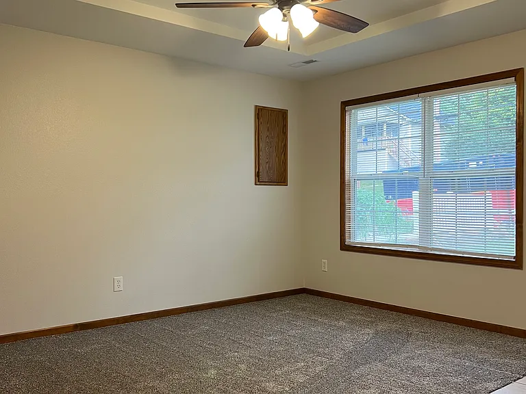 1006 Monroe St — Photo 5