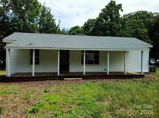 346 Cape Hickory Rd, Hickory, NC 28601