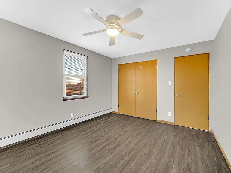 1317 Calumet Ave — Photo 14