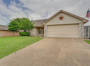 1017 N Carolina Ave, Midlothian, TX 76065