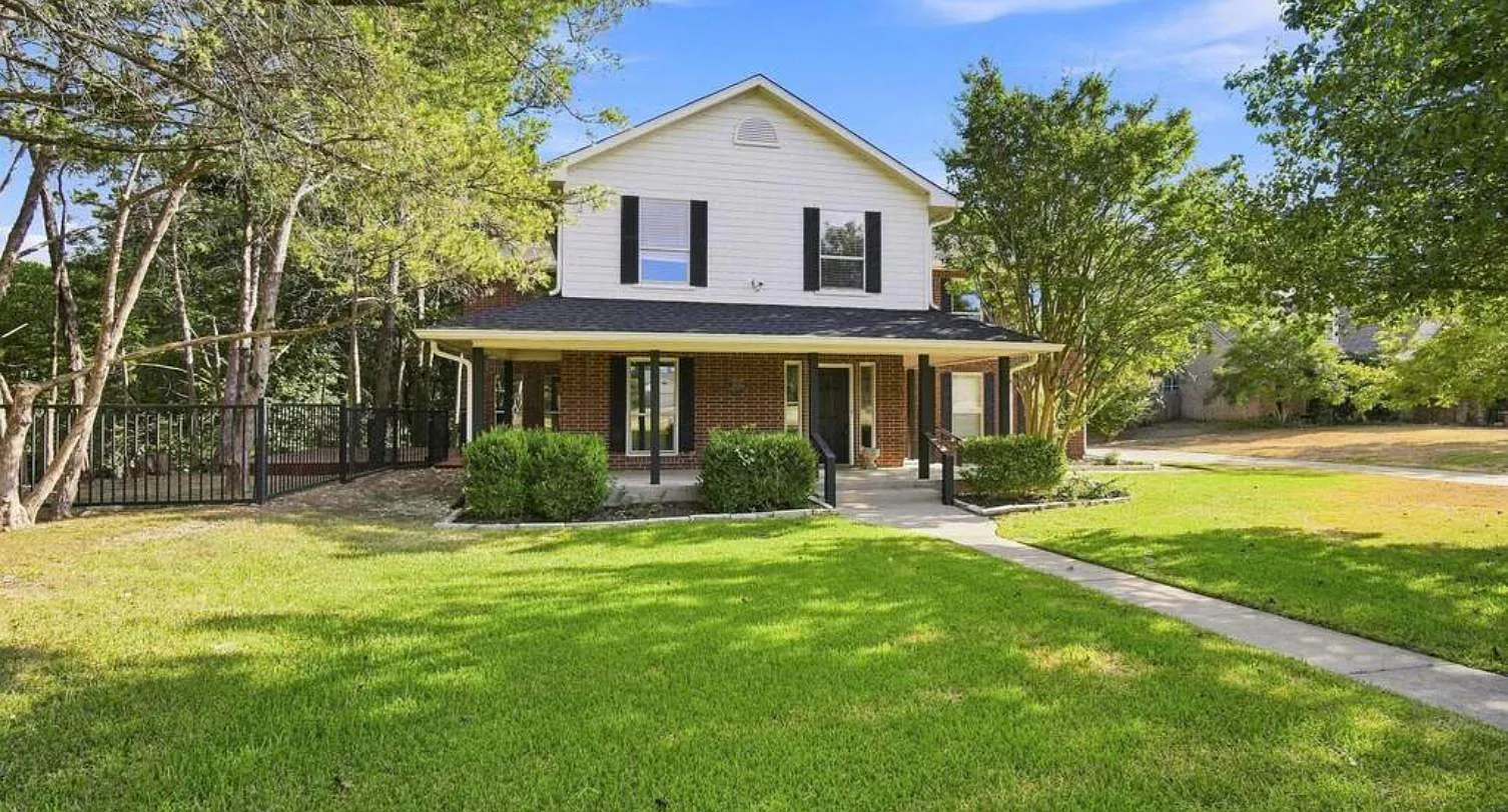 4 bed, 2.5 bath, 3063 sqft, $3,600 — Photo 2