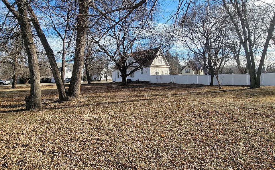 208 Elm St, Boxholm, IA 50040 Zillow