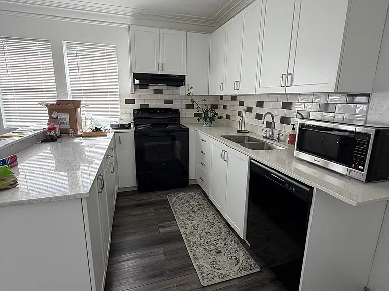 2158 Olive St — Photo 5