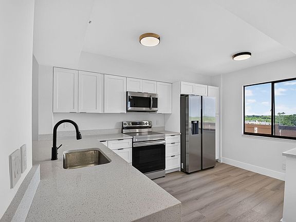 2nd image of 6866 HUNTINGTON Lane #707