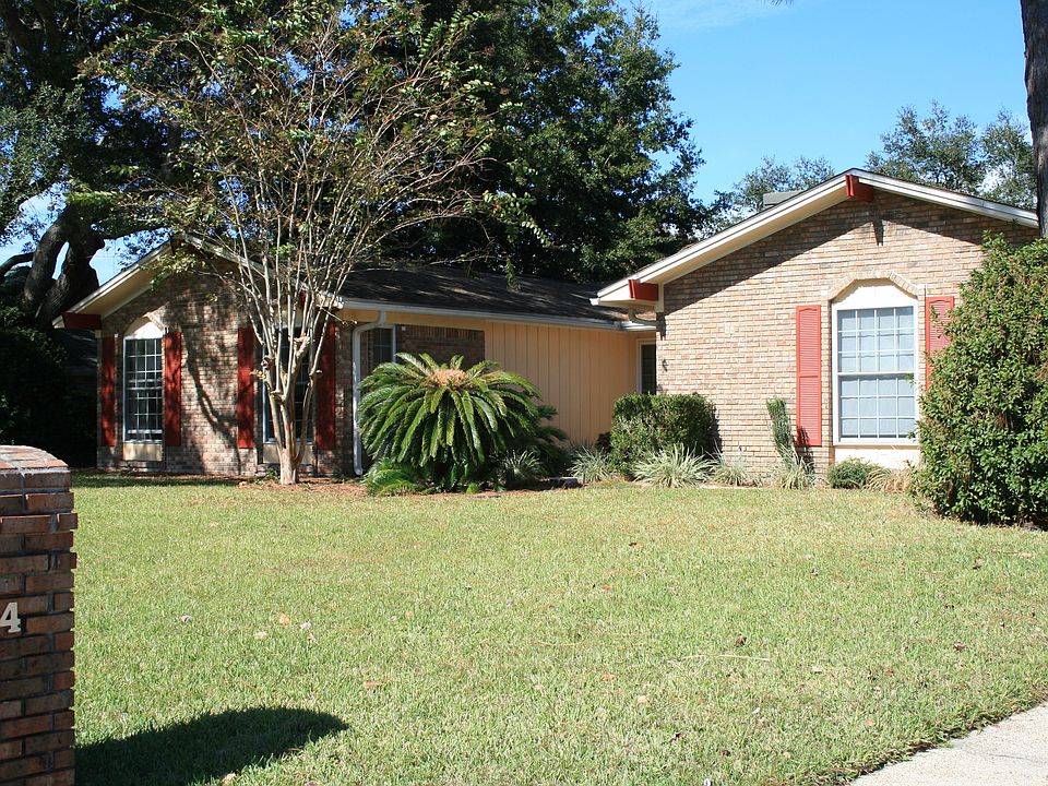 1st image of 84 Lake Lorraine Cir