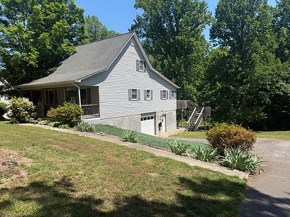 3rd image of 276 Plaza Dr