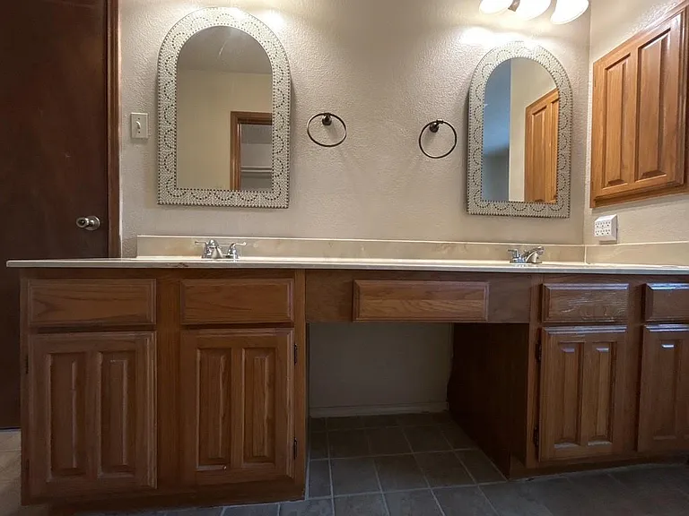2412 Amber Hill Ln — Photo 19