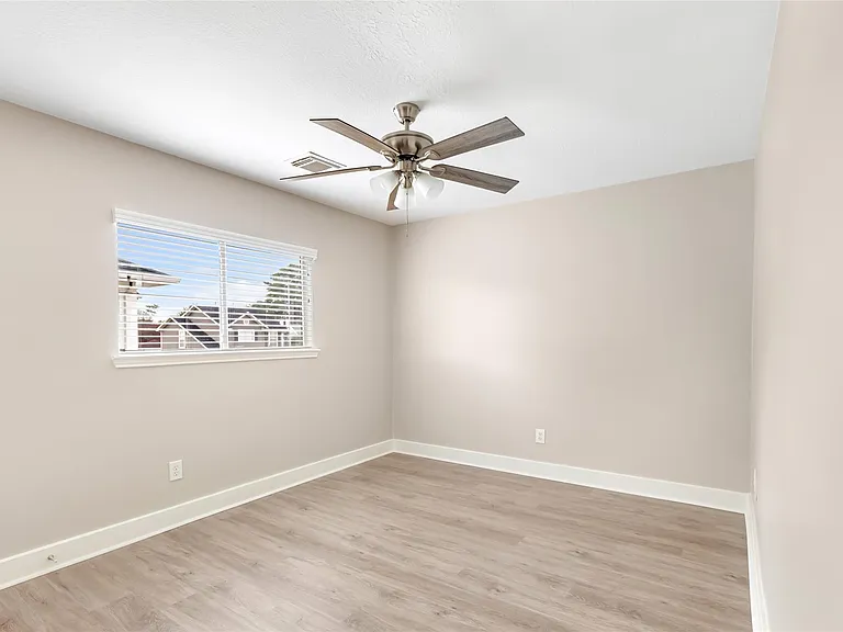 19106 Spruce Bough Ln — Photo 28
